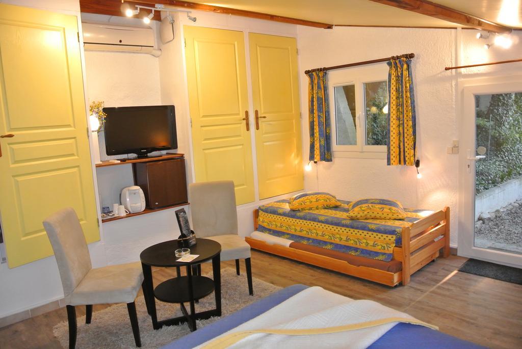 مبيت وإفطار Flayosc La Vieille Bastide المظهر الخارجي الصورة